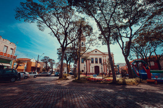 A imagem mostra a cidade de Atibaia