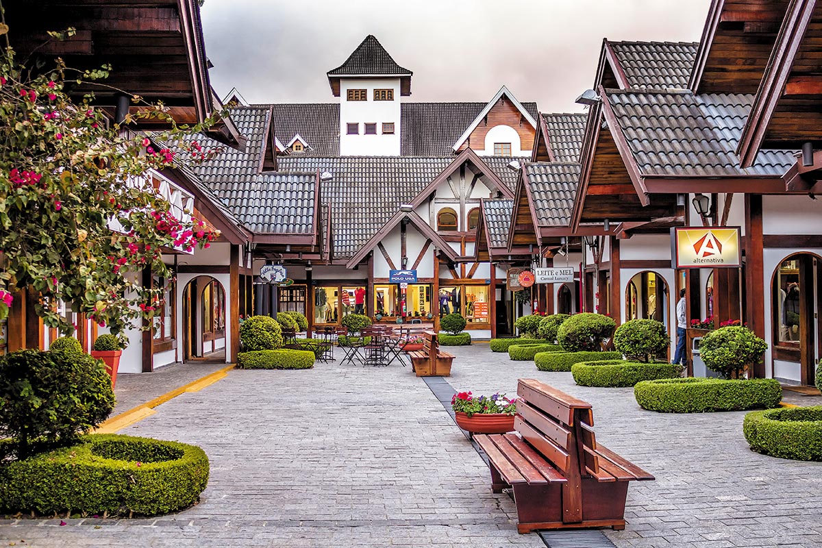 A imagem mostra a cidade de Campos do Jordão
