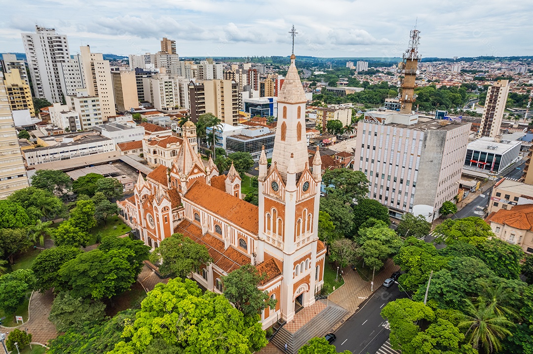 A imagem mostra a cidade de Ribeirão Preto